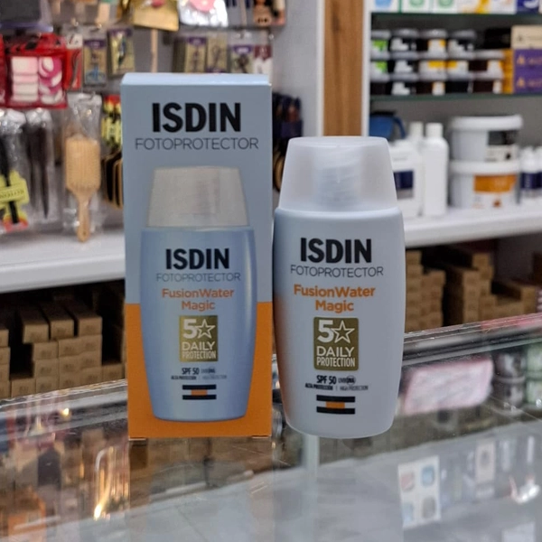 کرم ضد آفتاب ایزدین فیوژن واتر مجیک اصل Spf50 بی رنگ 50 میل | ISDIN Fusion Water magic SPF50